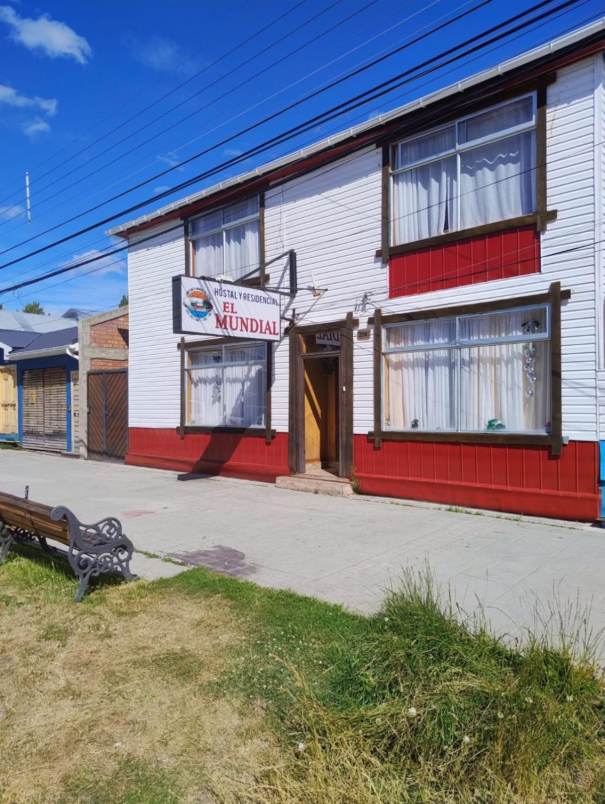 Hostal Y Residencial El Mundial Puerto Natales Exterior foto